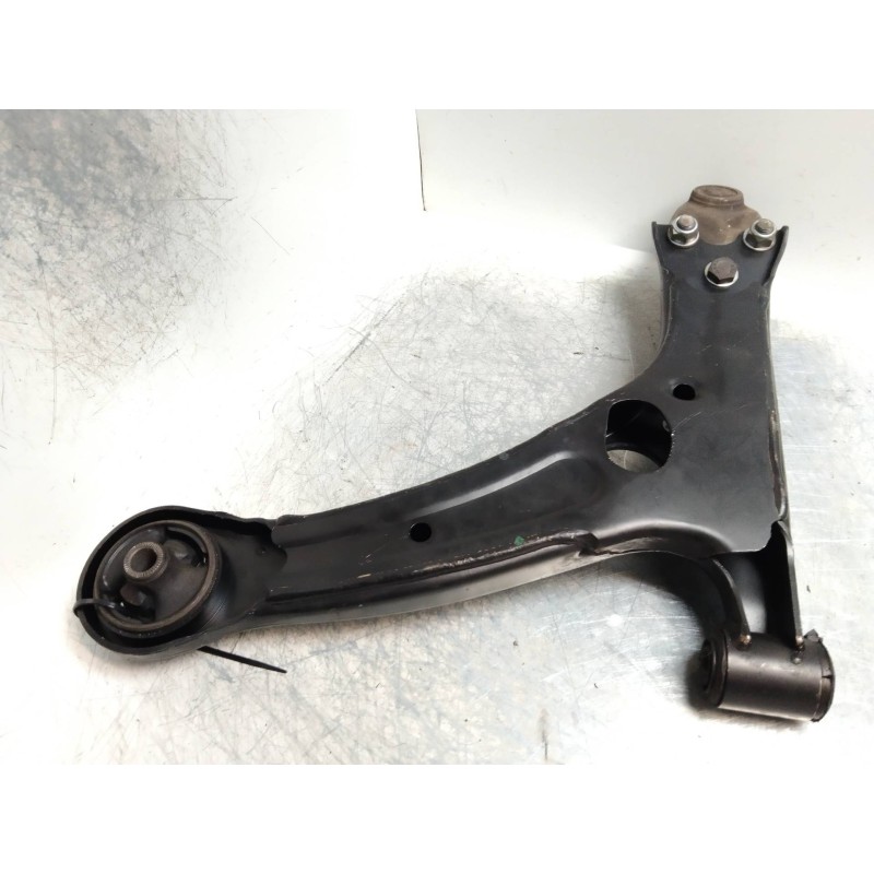 Recambio de brazo suspension inferior delantero derecho para toyota corolla (e12) 2.0 d-4d sol berlina referencia OEM IAM   