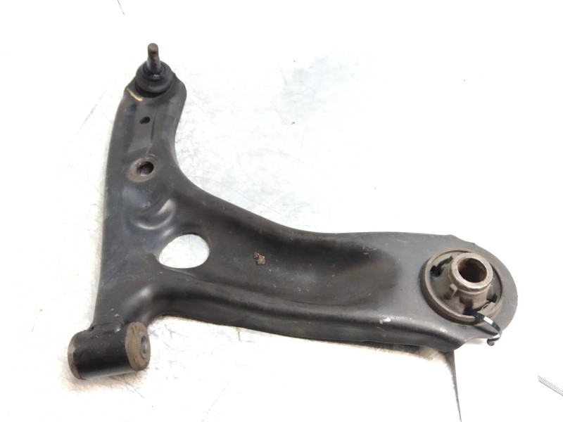 Recambio de brazo suspension inferior delantero derecho para toyota aygo (kgb/wnb) básico referencia OEM IAM   