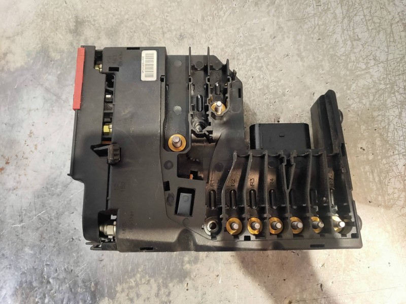 Recambio de caja reles / fusibles para mercedes clase cls (w218) cls 350 cdi be (218.323) referencia OEM IAM 2125400024 22271011