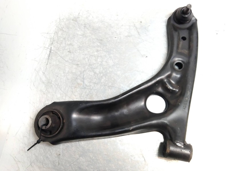 Recambio de brazo suspension inferior delantero izquierdo para toyota aygo (kgb/wnb) básico referencia OEM IAM   