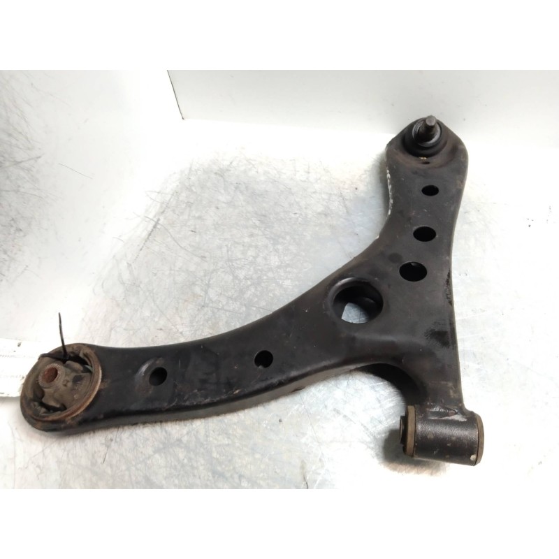 Recambio de brazo suspension inferior delantero izquierdo para toyota avensis verso (m20) 2.0 turbodiesel cat referencia OEM IAM