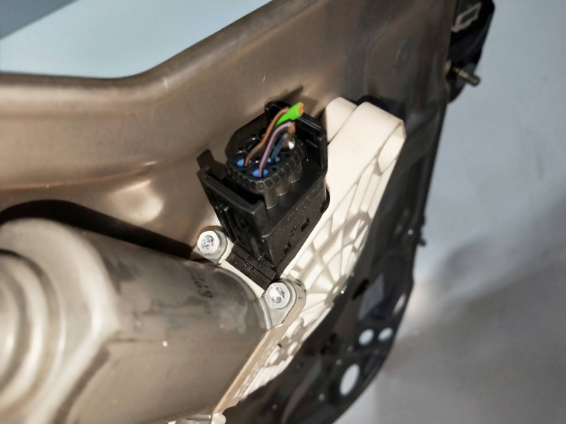 Recambio de elevalunas trasero derecho para mercedes clase cls (w218) cls 350 cdi be (218.323) referencia OEM IAM  2187300479 4P