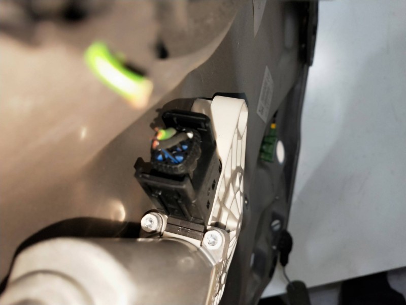 Recambio de elevalunas delantero izquierdo para mercedes clase cls (w218) cls 350 cdi be (218.323) referencia OEM IAM  218720037