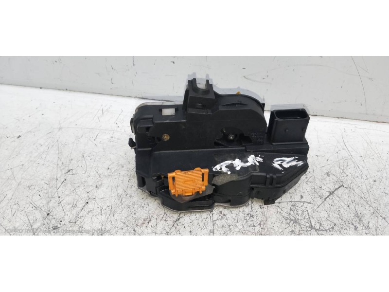 Recambio de motor cierre centralizado trasero izquierdo para opel zafira tourer selective referencia OEM IAM   