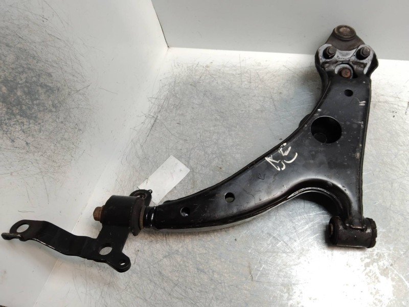 Recambio de brazo suspension inferior delantero derecho para toyota corolla 1.8 referencia OEM IAM   
