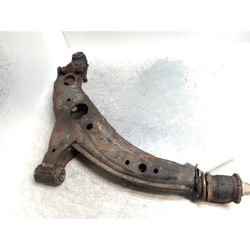 Recambio de brazo suspension inferior delantero izquierdo para toyota corolla 1.6 referencia OEM IAM   
