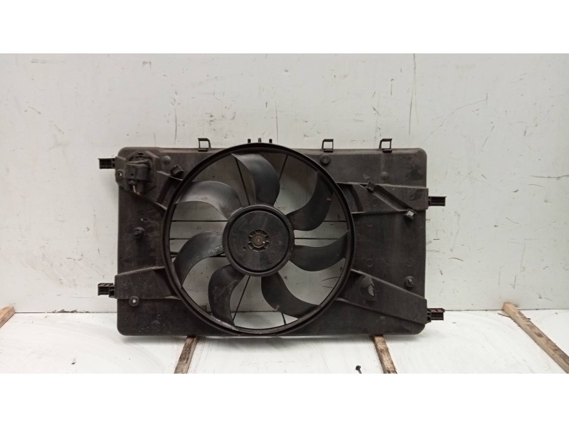 Recambio de electroventilador para opel zafira tourer selective referencia OEM IAM 39010918  