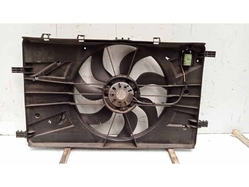 Recambio de electroventilador para opel zafira tourer selective referencia OEM IAM 39010918  