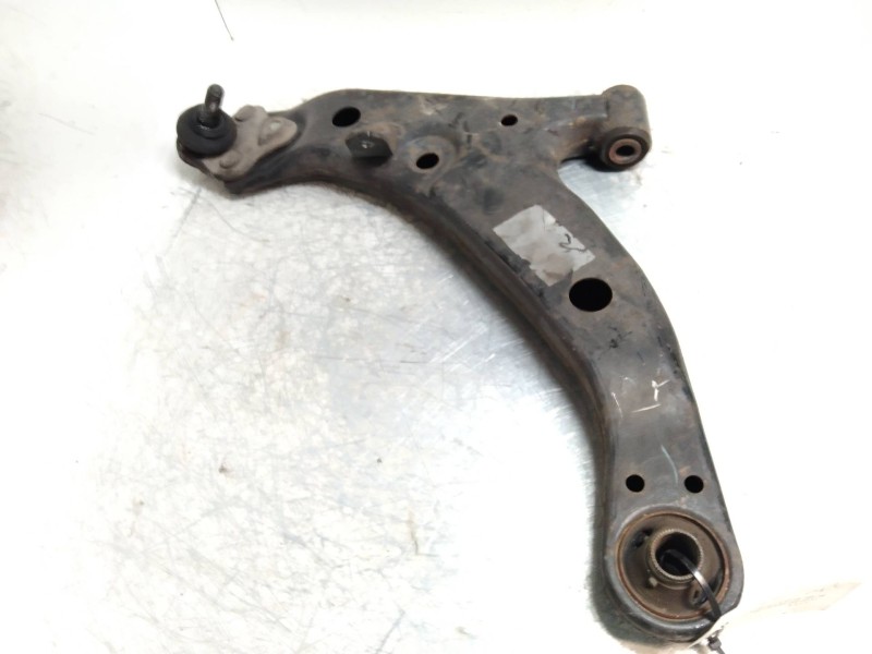 Recambio de brazo suspension inferior delantero izquierdo para toyota corolla (e11) 1.6 linea terra (5-ptas.) referencia OEM IAM