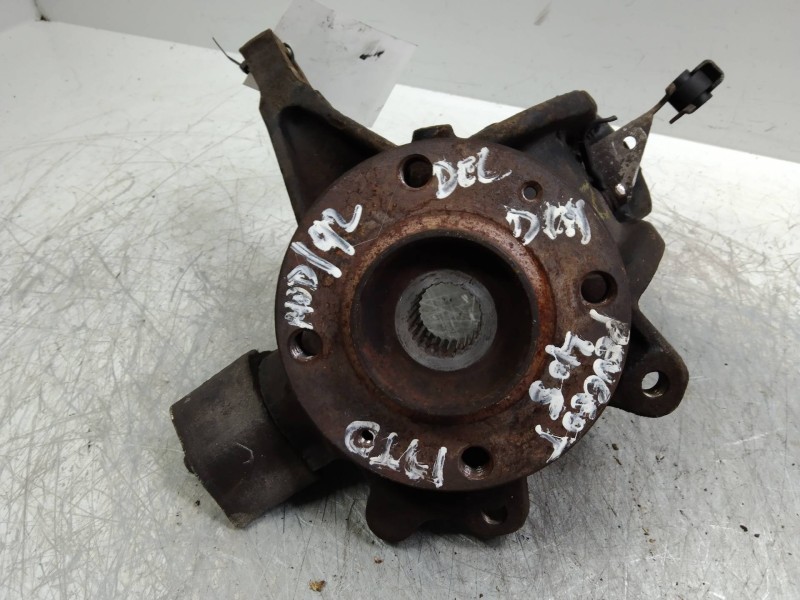 Recambio de mangueta delantera derecha para peugeot 405 berlina 1.9 turbodiesel referencia OEM IAM   