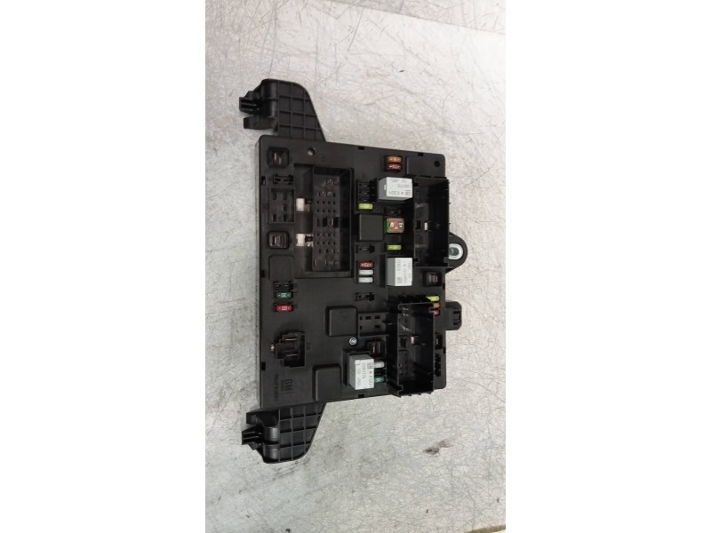 Recambio de caja reles / fusibles para opel zafira tourer selective referencia OEM IAM 13449202 365927271 