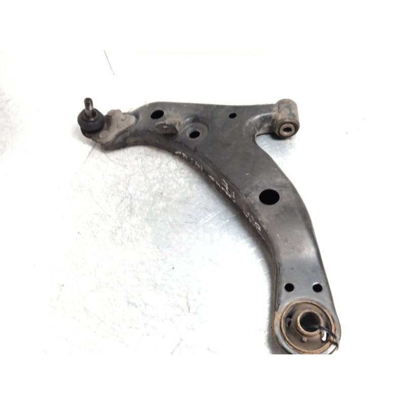Recambio de brazo suspension inferior delantero izquierdo para toyota corolla (e11) 1.4 16v cat referencia OEM IAM   