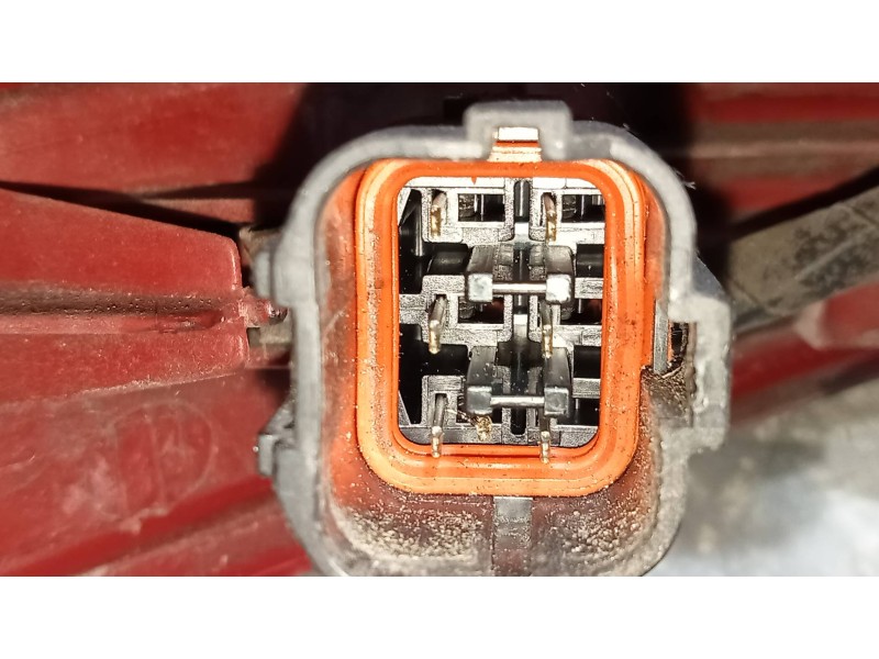 Recambio de piloto trasero izquierdo para kia carens (un) emotion referencia OEM IAM   