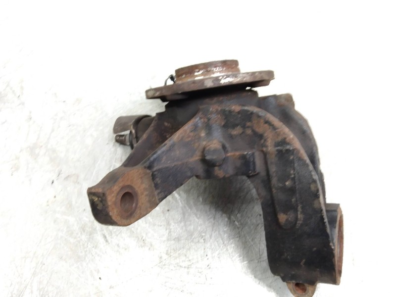 Recambio de mangueta delantera izquierda para peugeot 405 berlina embassy referencia OEM IAM   