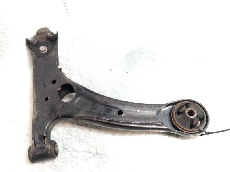Recambio de brazo suspension inferior delantero izquierdo para toyota corolla (e12) 1.6 linea sol berlina 3/5 referencia OEM IAM