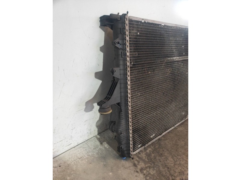 Recambio de radiador agua para volkswagen touareg (7la) tdi v10 referencia OEM IAM 7L6121253A A6701 