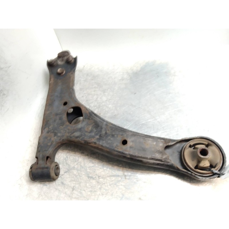 Recambio de brazo suspension inferior delantero izquierdo para toyota corolla (e12) 1.4 d-4d luna sedán referencia OEM IAM   