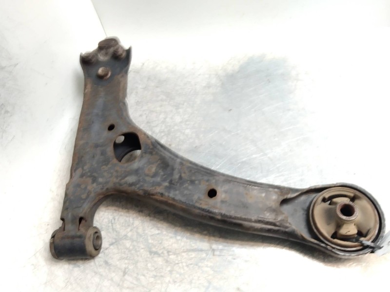 Recambio de brazo suspension inferior delantero izquierdo para toyota corolla (e12) 1.4 d-4d luna sedán referencia OEM IAM   