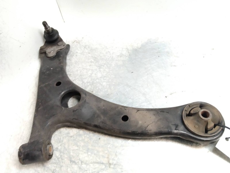 Recambio de brazo suspension inferior delantero derecho para toyota corolla verso (r1) 2.2 d-4d luna referencia OEM IAM   