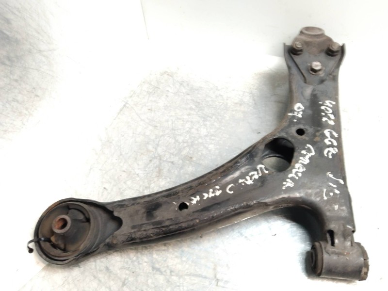 Recambio de brazo suspension inferior delantero derecho para toyota corolla verso (r1) 2.2 d-4d luna referencia OEM IAM   