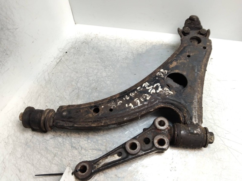 Recambio de brazo suspension inferior delantero derecho para toyota celica gt 2.0 referencia OEM IAM   