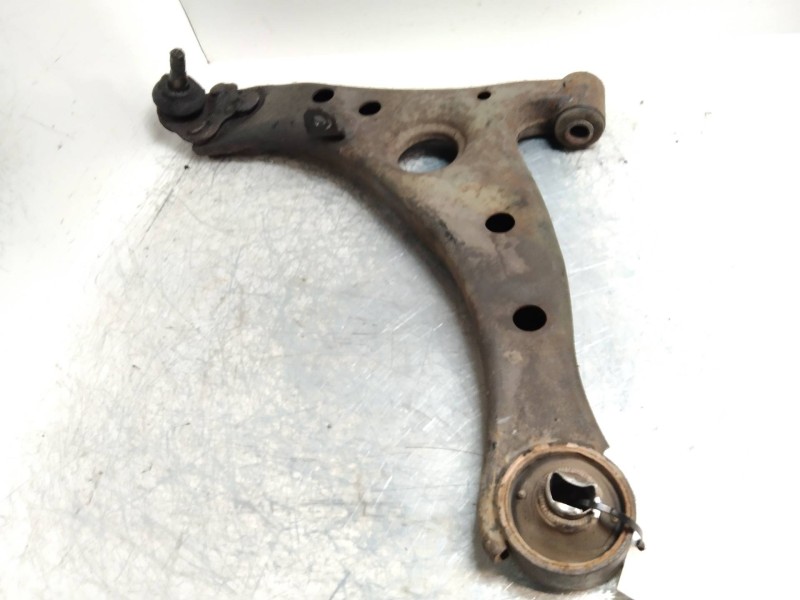 Recambio de brazo suspension inferior delantero izquierdo para toyota celica (t20) 1.8 16v cat referencia OEM IAM   