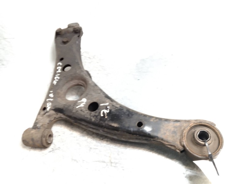Recambio de brazo suspension inferior delantero izquierdo para toyota celica (t20) 1.8 16v cat referencia OEM IAM   
