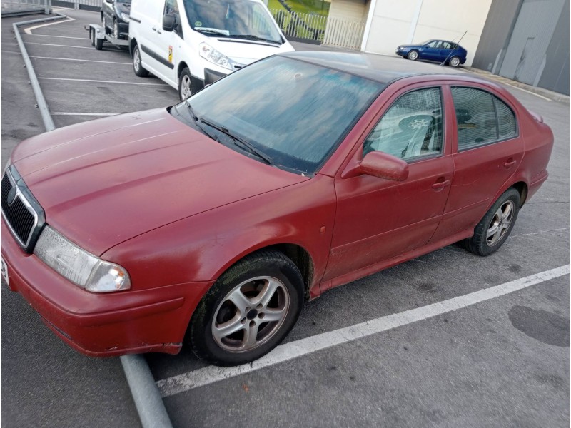 skoda octavia berlina (1u2) del año 1998