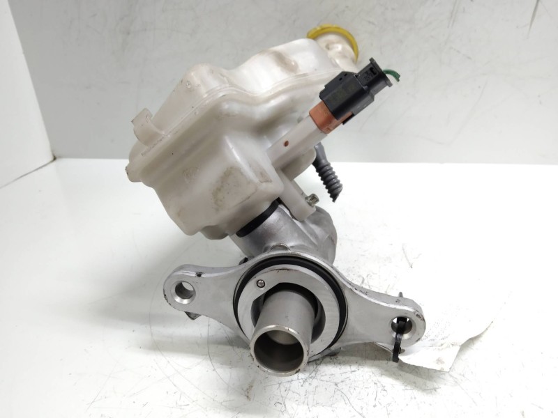 Recambio de bomba freno para peugeot 208 allure referencia OEM IAM 4601R9  