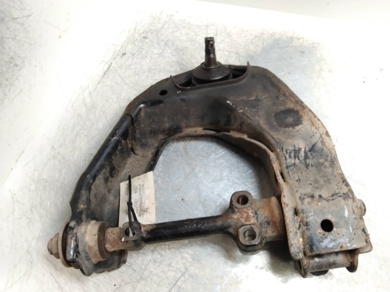Recambio de brazo suspension superior delantero izquierdo para toyota hilux 2.4 referencia OEM IAM   
