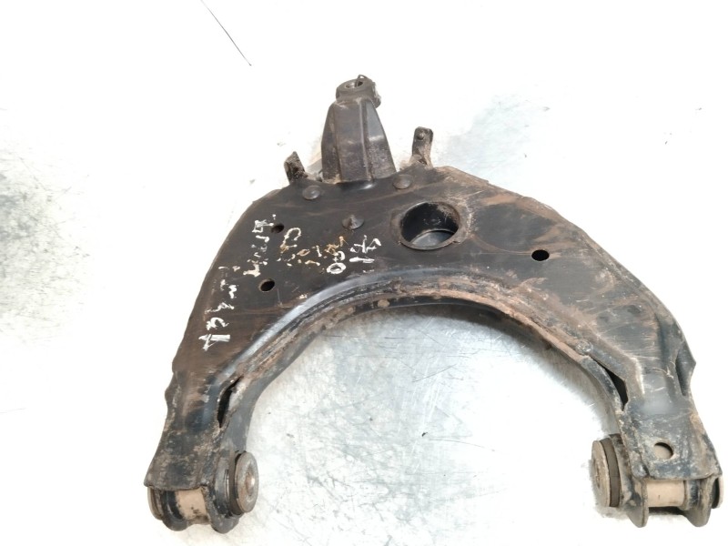 Recambio de brazo suspension inferior delantero izquierdo para toyota hilux 2.4 referencia OEM IAM   
