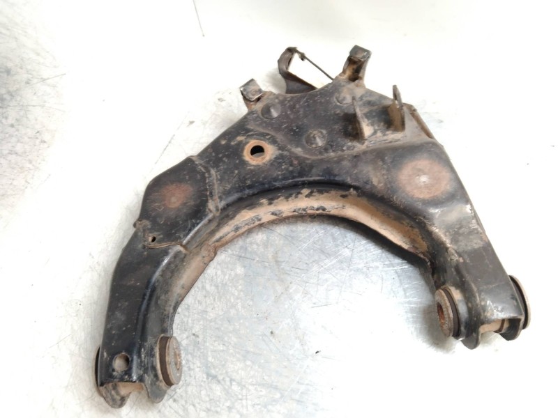 Recambio de brazo suspension inferior delantero izquierdo para toyota hilux 2.4 referencia OEM IAM   