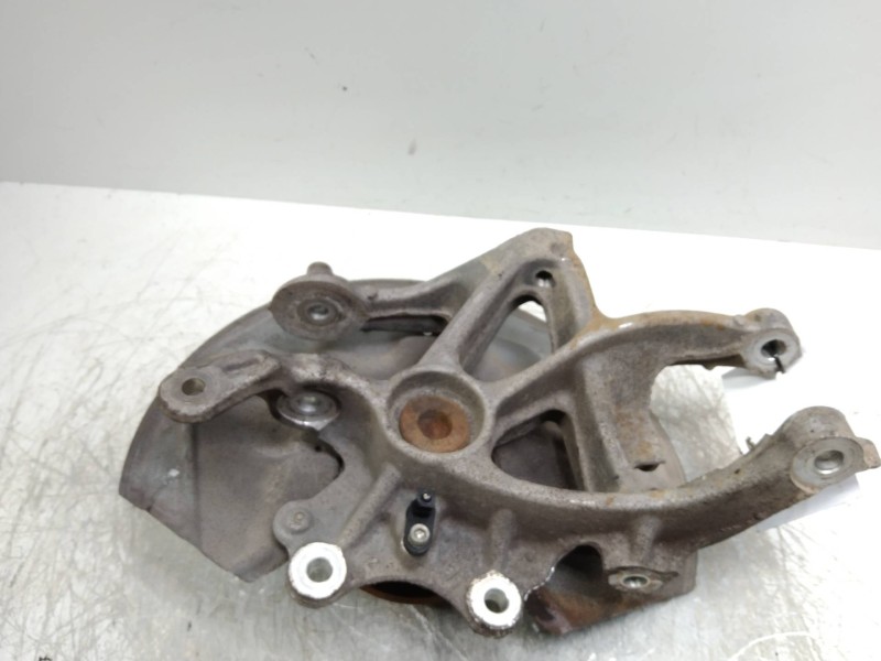 Recambio de mangueta trasera izquierda para peugeot 407 st confort referencia OEM IAM   