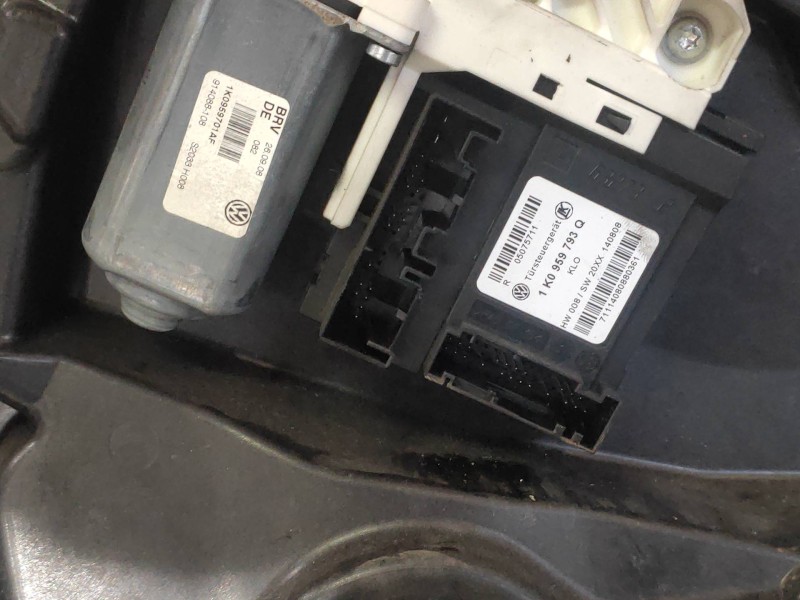 Recambio de elevalunas delantero izquierdo para volkswagen golf vi (5k1) advance referencia OEM IAM 5K1837729M 5K0837461B 1K0959