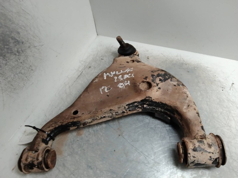 Recambio de brazo suspension inferior delantero izquierdo para toyota hilux (kun) single cab referencia OEM IAM   