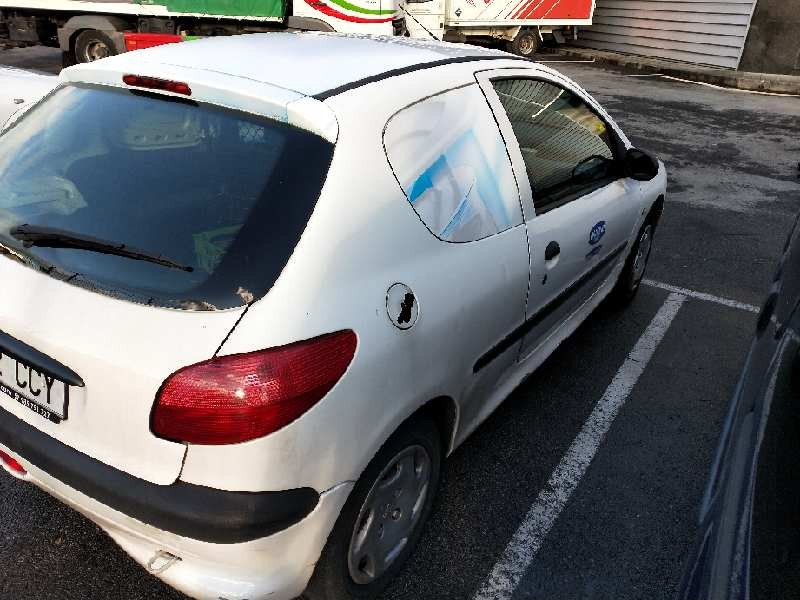 peugeot 206 berlina del año 2002