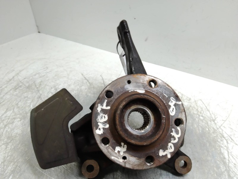 Recambio de mangueta delantera izquierda para peugeot 407 st sport pack referencia OEM IAM   