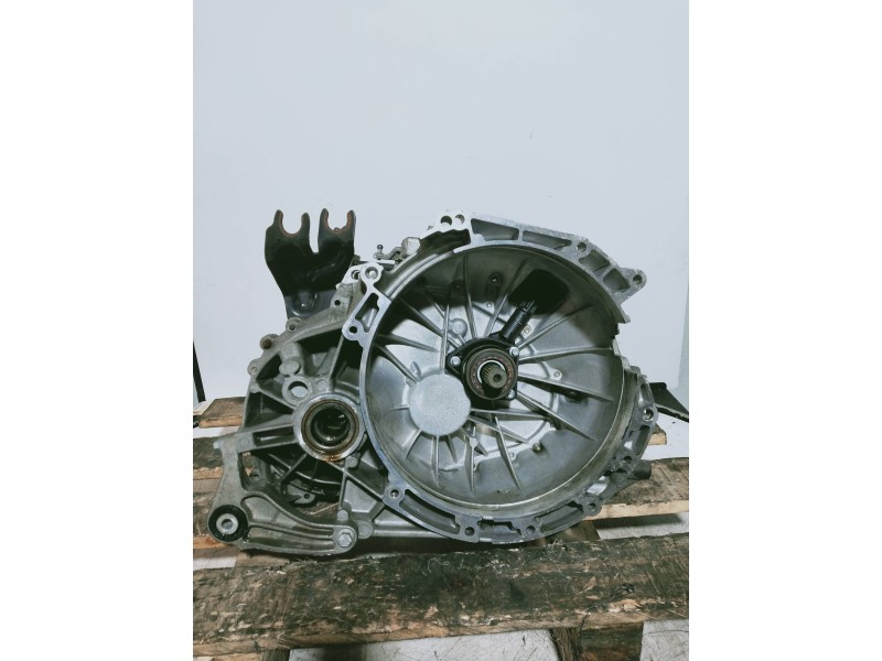 Recambio de caja cambios para ford focus berlina (cap) sport referencia OEM IAM 4M5R7002VB T1GD2 141204 134458 5V
