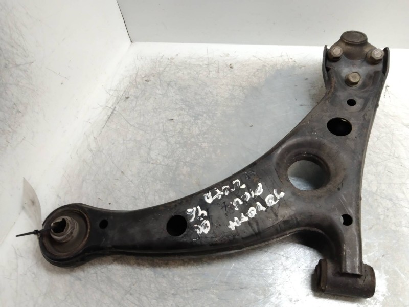 Recambio de brazo suspension inferior delantero derecho para toyota picnic (m10) 2.2 turbodiesel referencia OEM IAM   