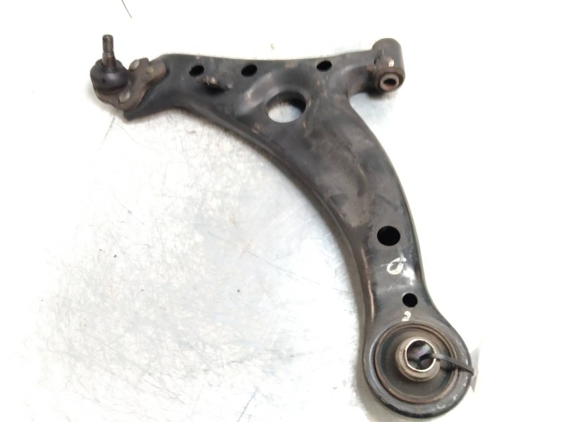 Recambio de brazo suspension inferior delantero izquierdo para toyota picnic (m10) 2.2 turbodiesel referencia OEM IAM   