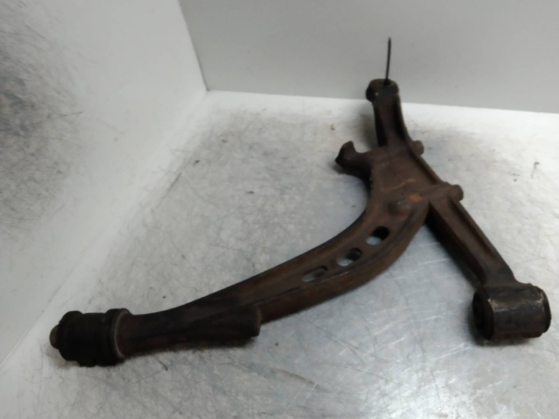 Recambio de brazo suspension inferior delantero derecho para toyota previa (r30) referencia OEM IAM   