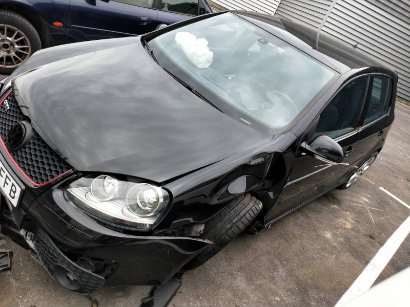 volkswagen golf v berlina (1k1) del año 2006