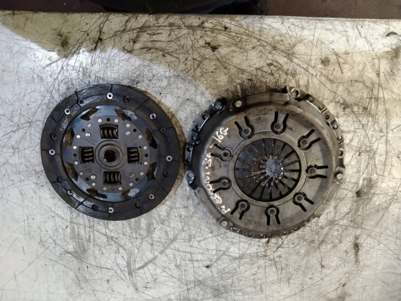 Recambio de kit embrague para ford escort berlina cl referencia OEM IAM   