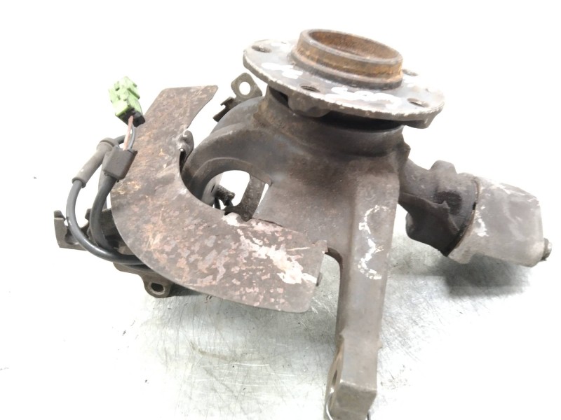Recambio de mangueta delantera derecha para peugeot 605 3.0 v6 cat referencia OEM IAM   