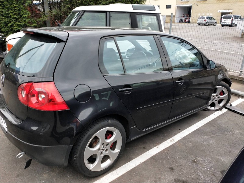 volkswagen golf v berlina (1k1) del año 2006