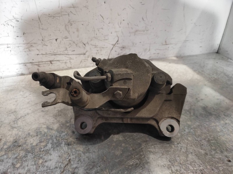 Recambio de pinza freno delantera derecha para audi a6 avant (4f5) 2.4 quattro referencia OEM IAM   