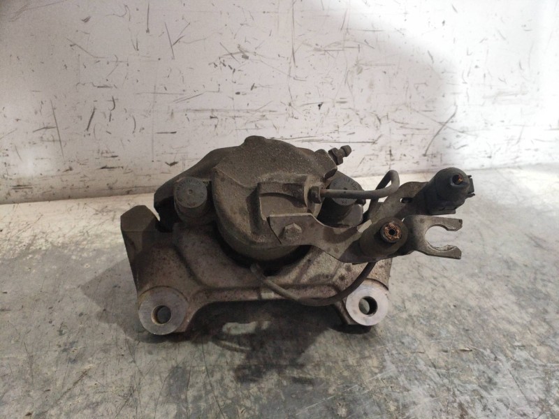 Recambio de pinza freno delantera izquierda para audi a6 avant (4f5) 2.4 quattro referencia OEM IAM   