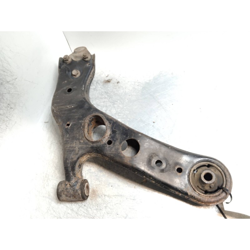 Recambio de brazo suspension inferior delantero izquierdo para toyota rav 4 (a3) 2.2 d-4d cat referencia OEM IAM   