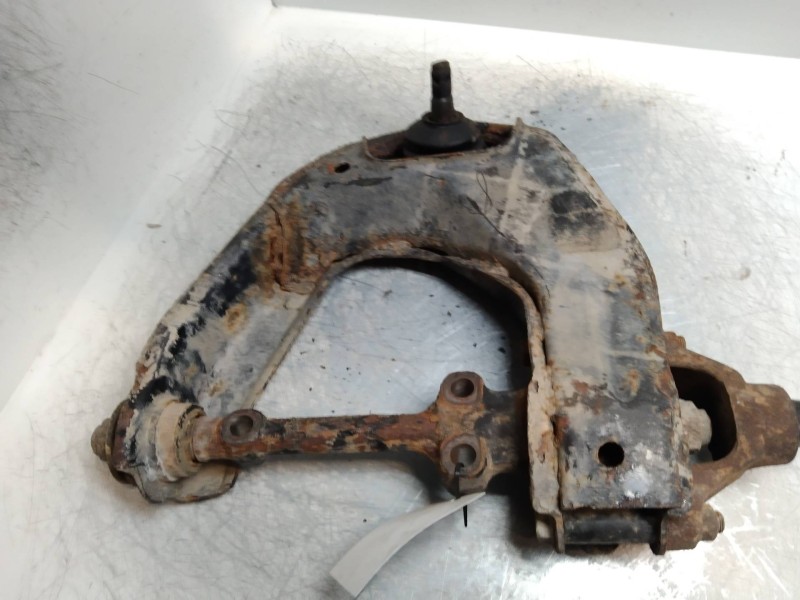 Recambio de brazo suspension superior delantero izquierdo para toyota 4-runner (n13) 3.0 turbodiesel referencia OEM IAM   