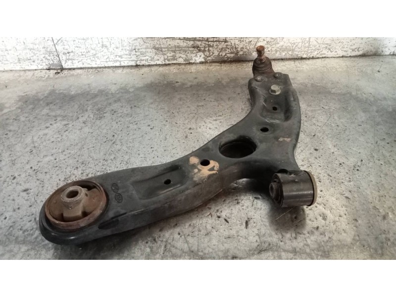 Recambio de brazo suspension inferior delantero izquierdo para kia carens ( ) business referencia OEM IAM   